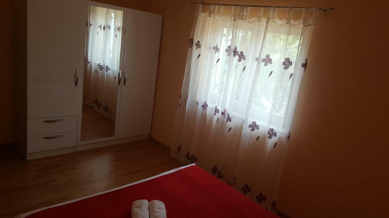 Apartmani Goga Starigrad Paklenica Ngoại thất bức ảnh